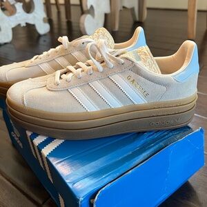 Grade School Gazelle Bold